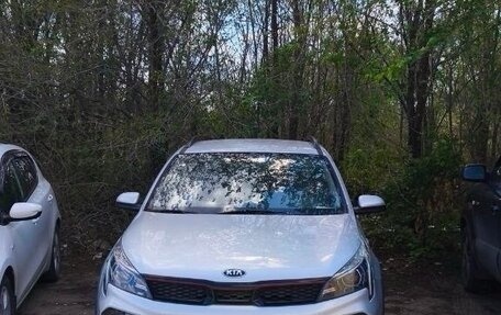 KIA Rio IV, 2021 год, 1 950 000 рублей, 1 фотография