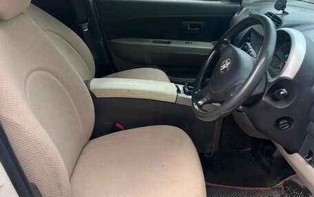Toyota Passo III, 2004 год, 160 000 рублей, 2 фотография