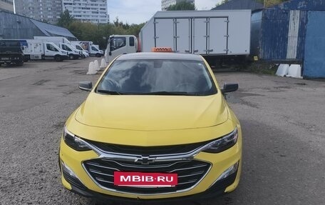 Chevrolet Malibu IX, 2022 год, 1 630 000 рублей, 2 фотография