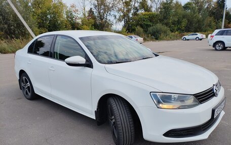 Volkswagen Jetta VI, 2014 год, 870 000 рублей, 2 фотография