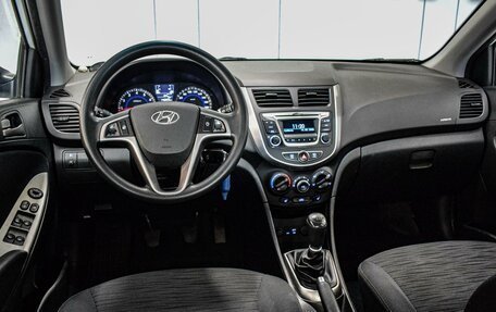 Hyundai Solaris II рестайлинг, 2016 год, 970 000 рублей, 6 фотография