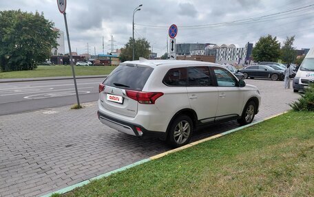 Mitsubishi Outlander III рестайлинг 3, 2018 год, 2 200 000 рублей, 3 фотография