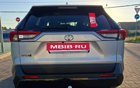 Toyota RAV4, 2020 год, 3 050 000 рублей, 13 фотография