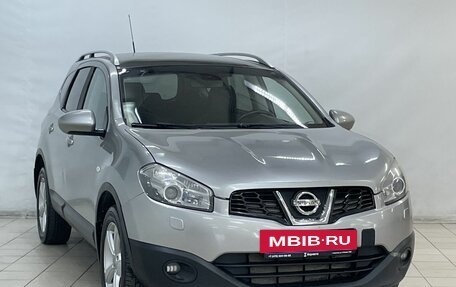 Nissan Qashqai+2 I, 2010 год, 1 070 000 рублей, 2 фотография