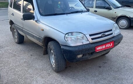 Chevrolet Niva I рестайлинг, 2004 год, 205 000 рублей, 1 фотография