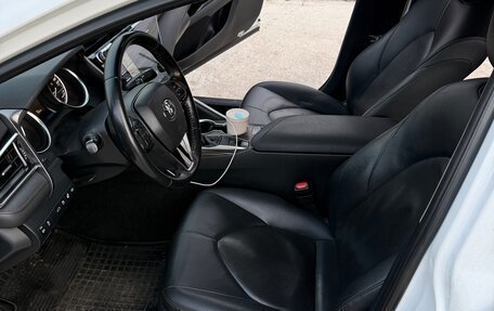 Toyota Camry, 2018 год, 2 700 000 рублей, 6 фотография