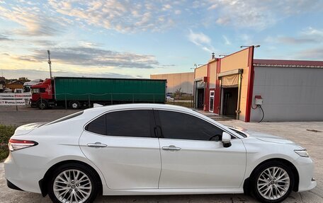Toyota Camry, 2018 год, 2 700 000 рублей, 3 фотография