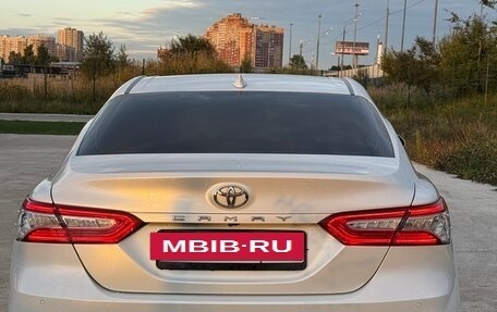 Toyota Camry, 2018 год, 2 700 000 рублей, 2 фотография