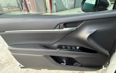 Toyota Camry, 2018 год, 2 700 000 рублей, 15 фотография