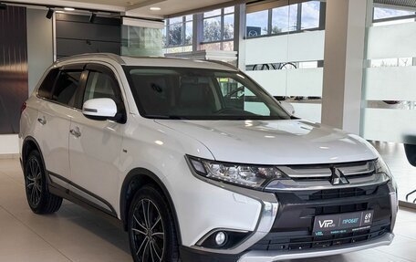 Mitsubishi Outlander III рестайлинг 3, 2016 год, 2 297 000 рублей, 3 фотография