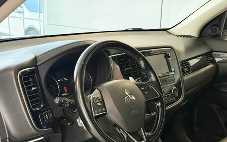 Mitsubishi Outlander III рестайлинг 3, 2016 год, 2 297 000 рублей, 7 фотография