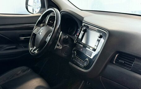 Mitsubishi Outlander III рестайлинг 3, 2016 год, 2 297 000 рублей, 8 фотография