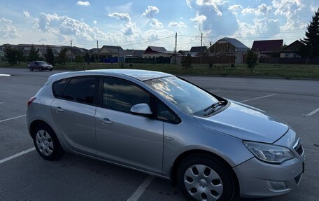 Opel Astra J, 2010 год, 600 000 рублей, 4 фотография