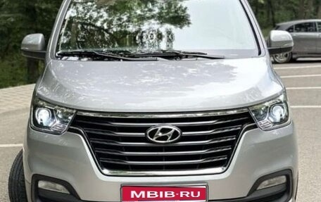 Hyundai H-1 II рестайлинг, 2021 год, 2 950 000 рублей, 1 фотография
