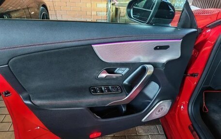 Mercedes-Benz CLA, 2019 год, 2 999 000 рублей, 10 фотография