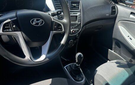 Hyundai Solaris II рестайлинг, 2012 год, 650 000 рублей, 9 фотография