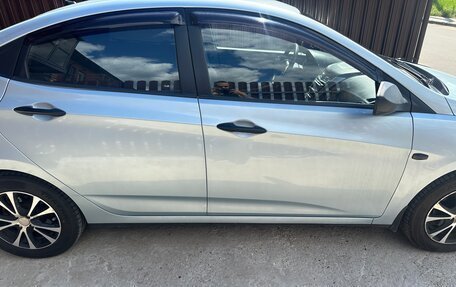 Hyundai Solaris II рестайлинг, 2012 год, 650 000 рублей, 4 фотография