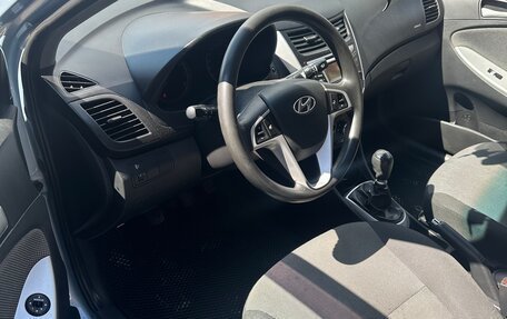 Hyundai Solaris II рестайлинг, 2012 год, 650 000 рублей, 8 фотография