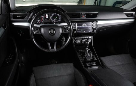 Skoda Superb III рестайлинг, 2017 год, 1 749 000 рублей, 6 фотография