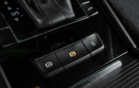 Skoda Superb III рестайлинг, 2017 год, 1 749 000 рублей, 23 фотография