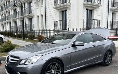 Mercedes-Benz E-Класс, 2011 год, 650 000 рублей, 4 фотография