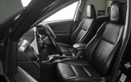 Toyota RAV4, 2017 год, 2 349 000 рублей, 10 фотография