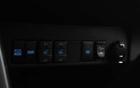 Toyota RAV4, 2017 год, 2 349 000 рублей, 18 фотография