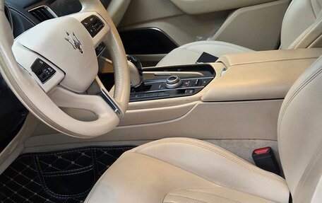 Maserati Levante I, 2017 год, 4 200 000 рублей, 17 фотография