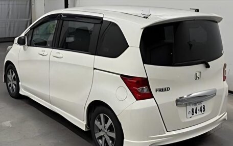 Honda Freed I, 2010 год, 600 000 рублей, 2 фотография