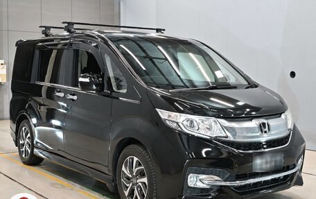 Honda Stepwgn IV, 2017 год, 1 650 000 рублей, 2 фотография