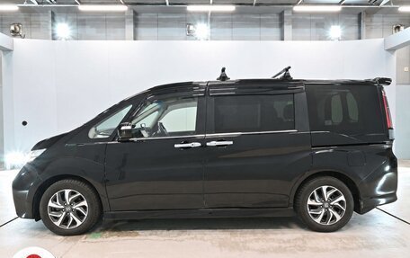 Honda Stepwgn IV, 2017 год, 1 650 000 рублей, 7 фотография
