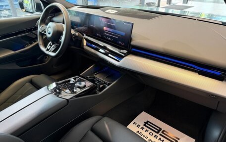 BMW 5 серия, 2025 год, 10 758 000 рублей, 13 фотография