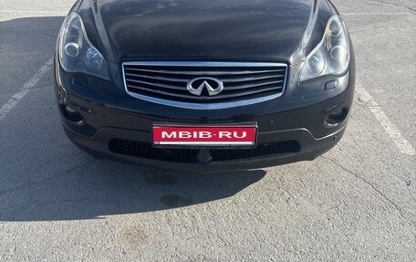 Infiniti QX50 I рестайлинг, 2015 год, 2 000 000 рублей, 4 фотография