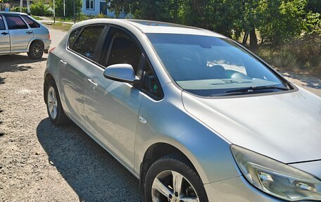 Opel Astra J, 2011 год, 689 000 рублей, 2 фотография