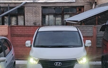 Hyundai Grand Starex Grand Starex I рестайлинг 2, 2019 год, 3 250 000 рублей, 6 фотография