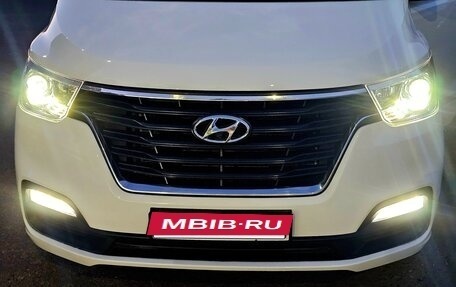 Hyundai Grand Starex Grand Starex I рестайлинг 2, 2019 год, 3 250 000 рублей, 4 фотография
