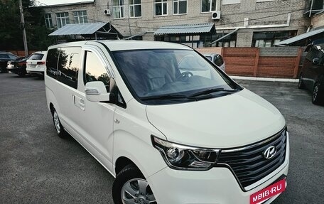 Hyundai Grand Starex Grand Starex I рестайлинг 2, 2019 год, 3 250 000 рублей, 7 фотография