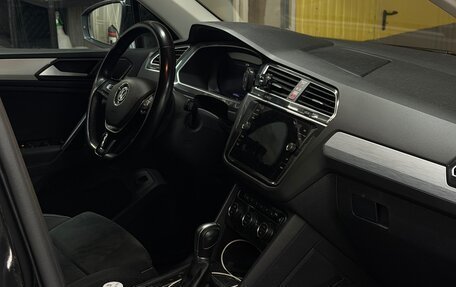 Volkswagen Tiguan II, 2018 год, 1 950 000 рублей, 12 фотография