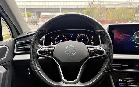 Volkswagen Tiguan II, 2023 год, 1 944 000 рублей, 6 фотография