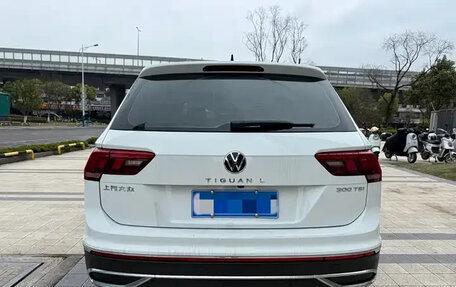 Volkswagen Tiguan II, 2023 год, 1 944 000 рублей, 12 фотография