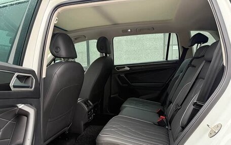 Volkswagen Tiguan II, 2023 год, 1 944 000 рублей, 18 фотография
