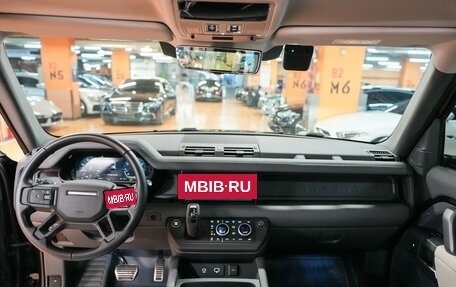 Land Rover Defender II, 2024 год, 8 000 000 рублей, 5 фотография
