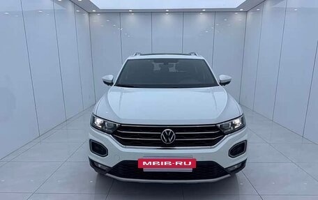Volkswagen T-Roc I, 2022 год, 1 890 000 рублей, 2 фотография