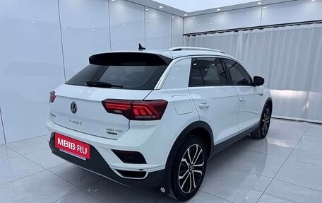 Volkswagen T-Roc I, 2022 год, 1 890 000 рублей, 4 фотография