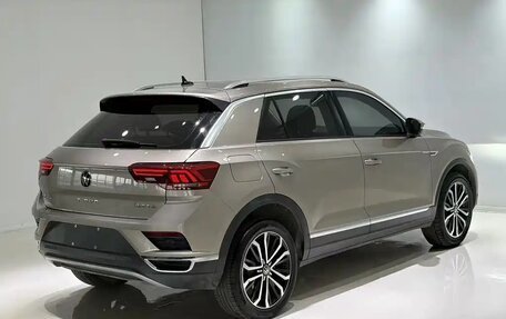 Volkswagen T-Roc I, 2022 год, 1 460 000 рублей, 3 фотография
