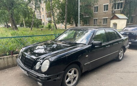 Mercedes-Benz E-Класс, 1998 год, 199 000 рублей, 2 фотография