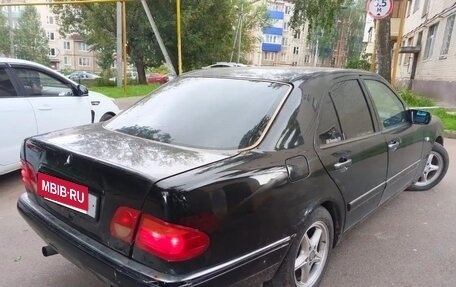 Mercedes-Benz E-Класс, 1998 год, 199 000 рублей, 6 фотография