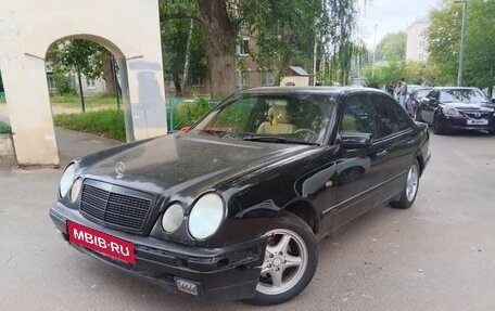 Mercedes-Benz E-Класс, 1998 год, 199 000 рублей, 3 фотография