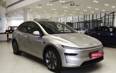 Tesla Model Y I, 2025 год, 8 000 000 рублей, 3 фотография