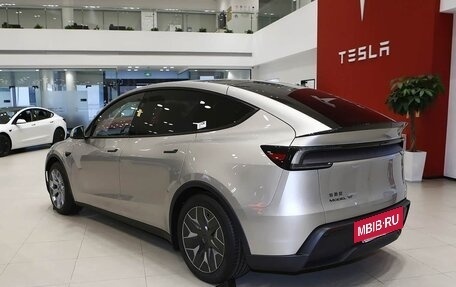 Tesla Model Y I, 2025 год, 8 000 000 рублей, 6 фотография